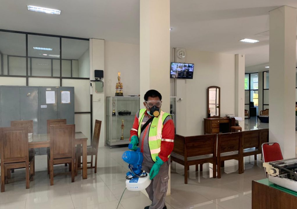 Java Heritage Hotel, Lakukan CSR Dengan Semprot Disinfektan Pada Kelurahan Purwokerto Timur